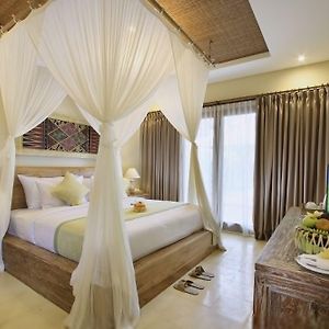 Deluxe Double or Twin Room 60 Minutes Massage